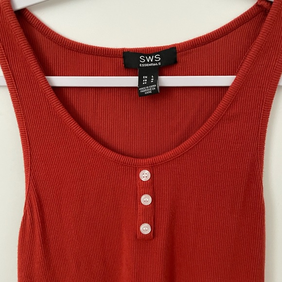 SWS Essentials Rust Orange Button Tank Top - Picture 4 of 5
